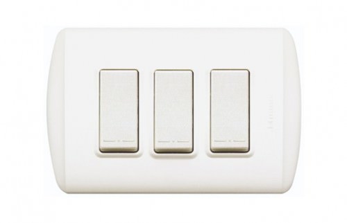Interruptor 9/32 Triple Blanco 10A 250V 1300BN — BTicino — BTicino