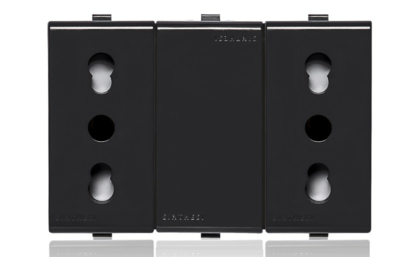 Tomacorriente Duplex Noir 2 Módulo 10A 2P+T 250V 223506 — Sinthesi — SINTHESI