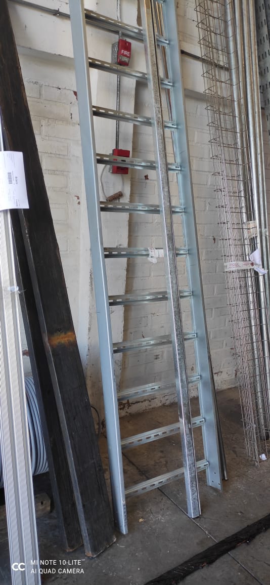 Escalerilla Epc 600x100x3000x2.0mm Electrogalvanizado (Eg) 1EN0016000 — MJM — MJM