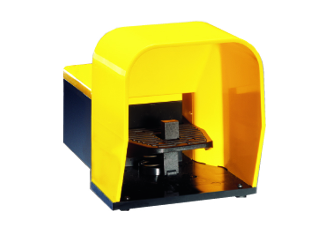 Interruptor de Pedal Plastico con Leva D KG210S22 — Lovato — Lovato