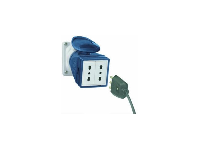 Adaptador industrial 16A con tomas 10/16A 74395 74395 — Legrand — Legrand