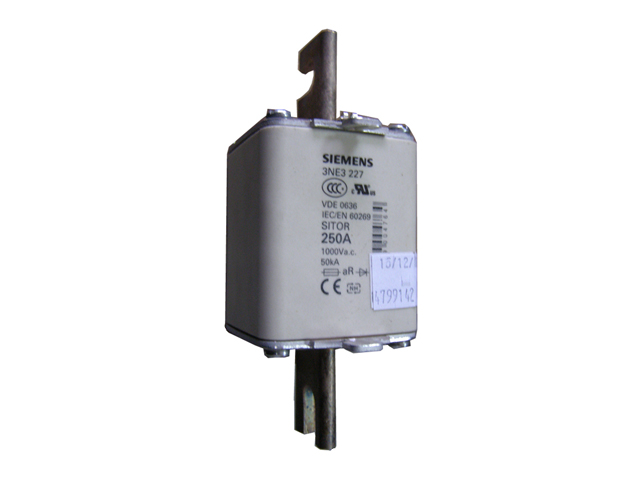 Cartucho de Fusibles Sitor, con Contactos de Cuchilla Ranurados, NH1, Entrada 250 a, Ar, Un AC 1000V 3NE3227 — Siemens — Siemens
