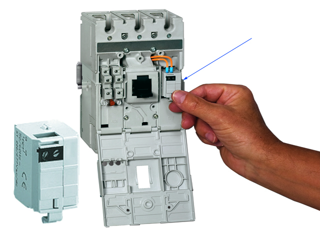 Bobina DISPARO 220VAC/DC CAJA MOLDEADA DISYUNTOR termomagnético 421016 Legrand — Legrand