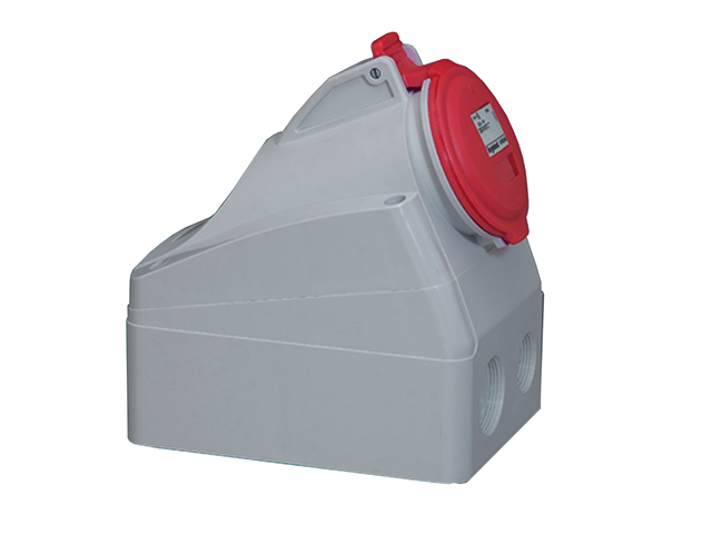 Enchufe Industrial P17 Sobrepuesta 2P+T 32A/380V. 555257 — Legrand — Legrand