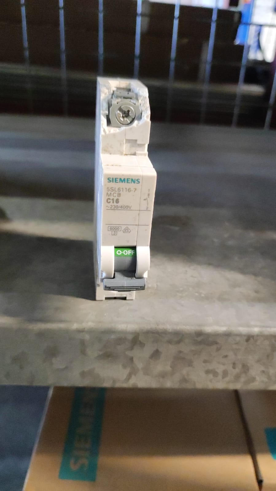 Interruptor automático 1x16A 6kA curva C 5SL6116-7 Siemens — Siemens