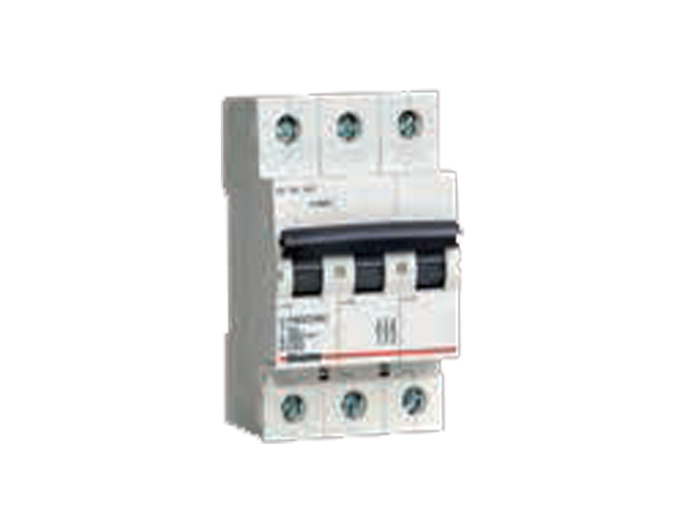Interruptor automático 63A 400V FN83CEW63 Bticino — Bticino