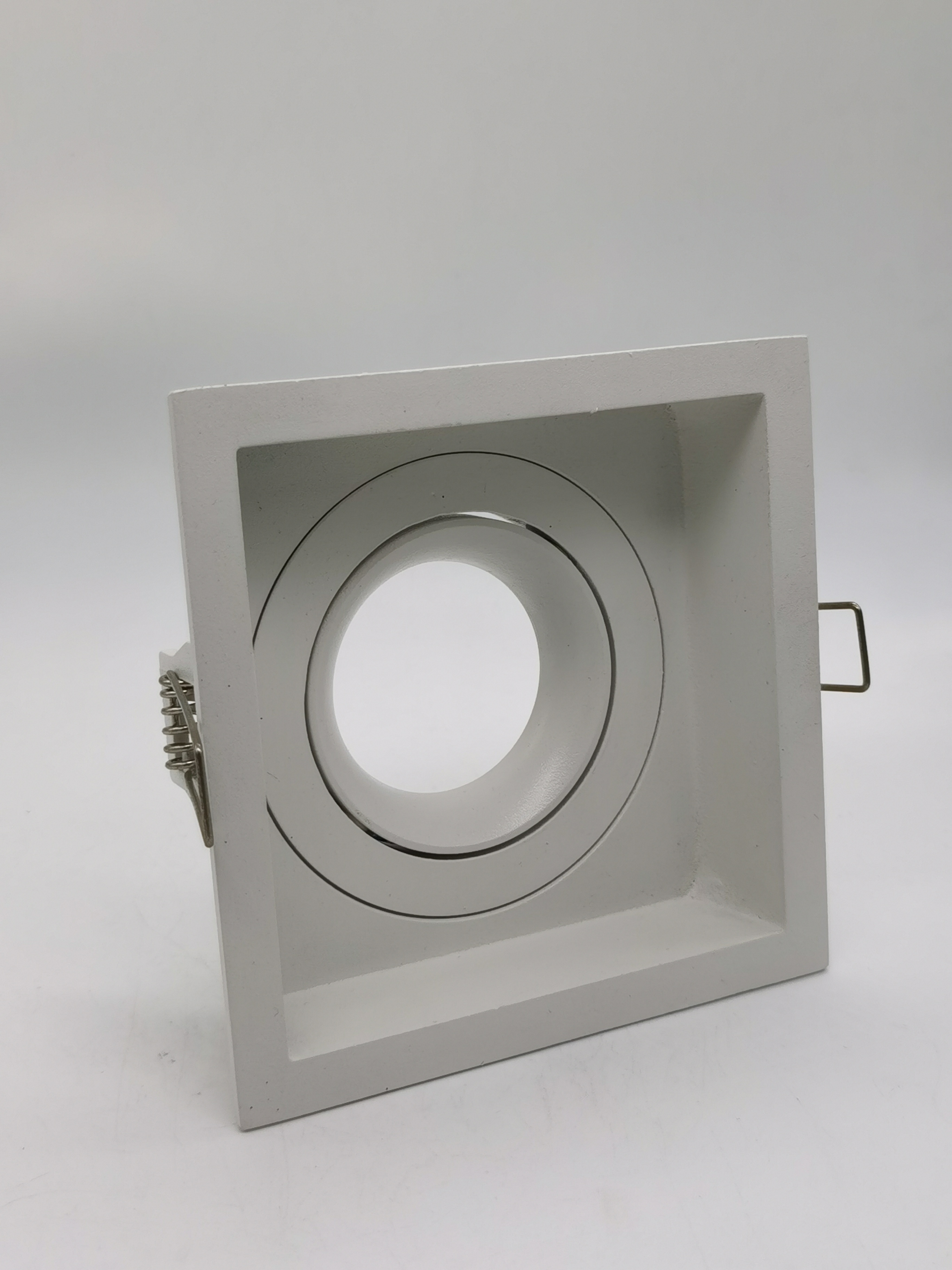 Foco Emb GU10 Cuad Retraido Bl 110x110 278701625 — Darlux — Darlux