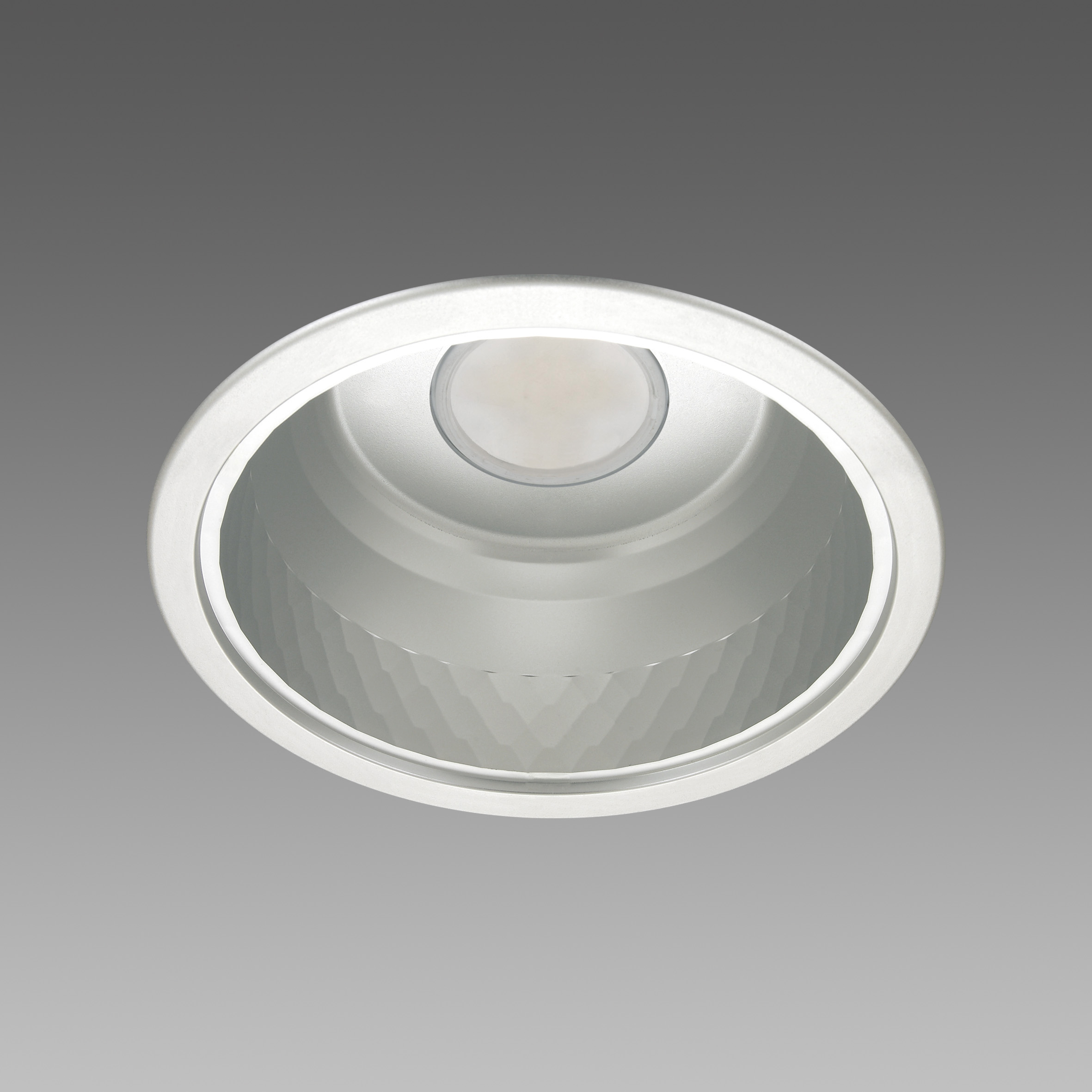 Foco LED Emb Slm 36W 3000K 4500lm Retraido Plata 22152416-00 — Disano — Disano