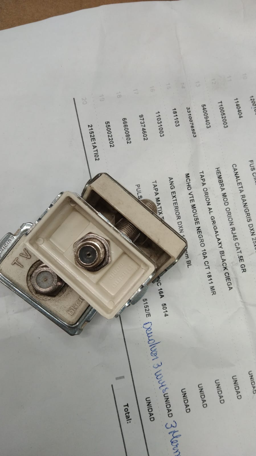 Toma Tv Conector Coaxial Magic 5152E — BTicino — BTicino