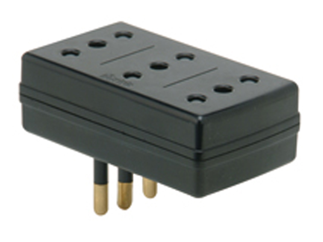 Adaptador Triple Plano con Alveolos Protegidos 2P+T 10A 250V - Negro MWD015168231 — Schneider Electric — Schneider Electric