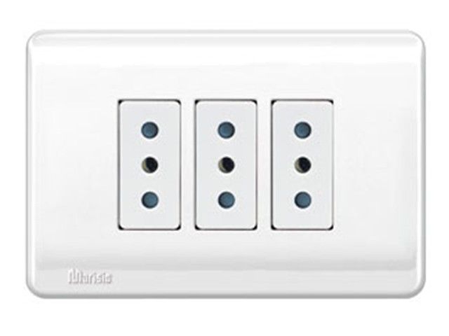 Hembra EMB GEN/NUE ARM TRIPLE BCO 7518 GN MWD130327518 Schneider Electric — Schneider Electric