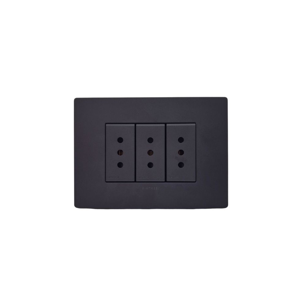 Placa Tomacorriente 10A Triple Arm. S33 Noir Mate 3395326 — Sinthesi — Sinthesi