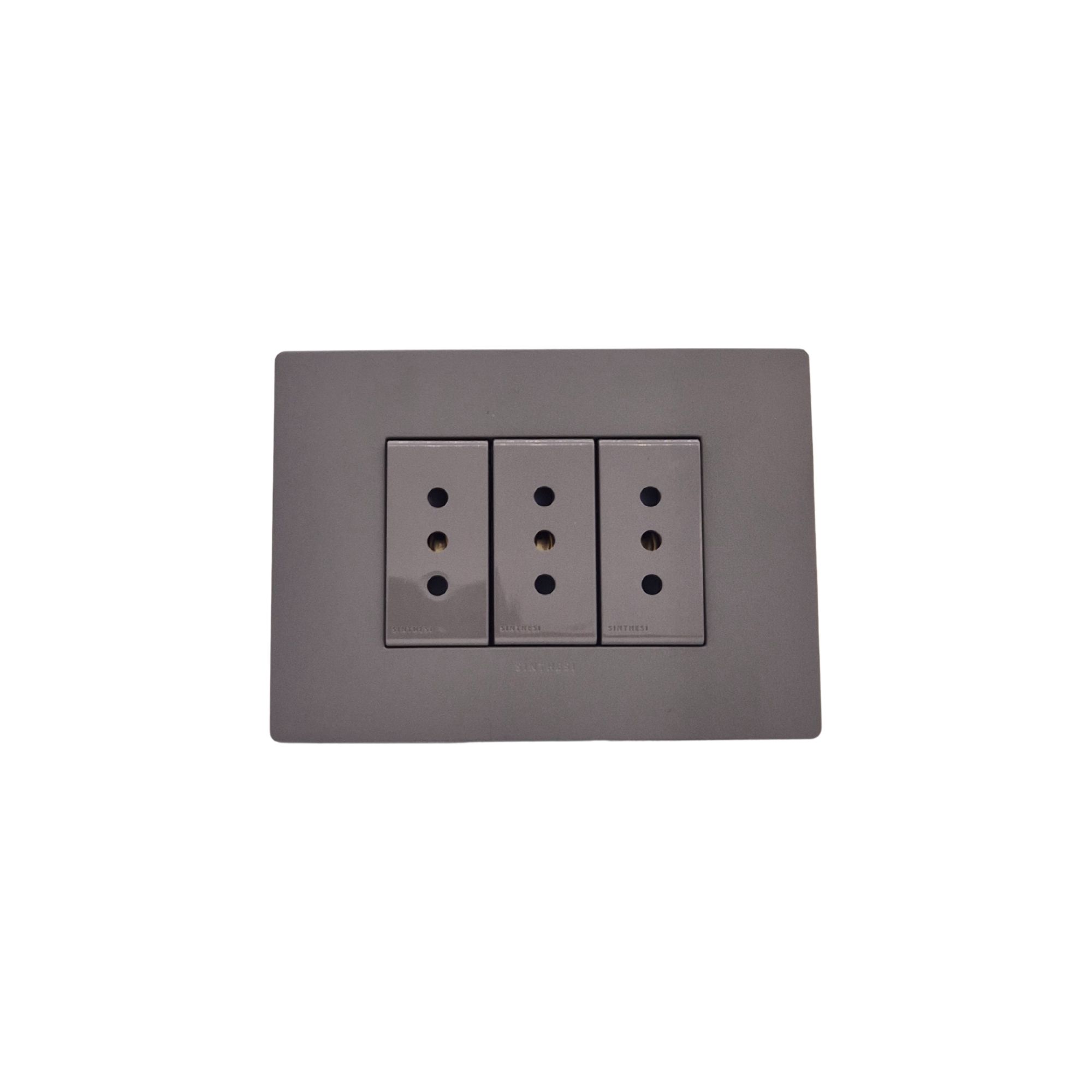 Tomacorriente 10A Triple Armado S32 Grey Mate-grey 3295350 — Sinthesi — Sinthesi