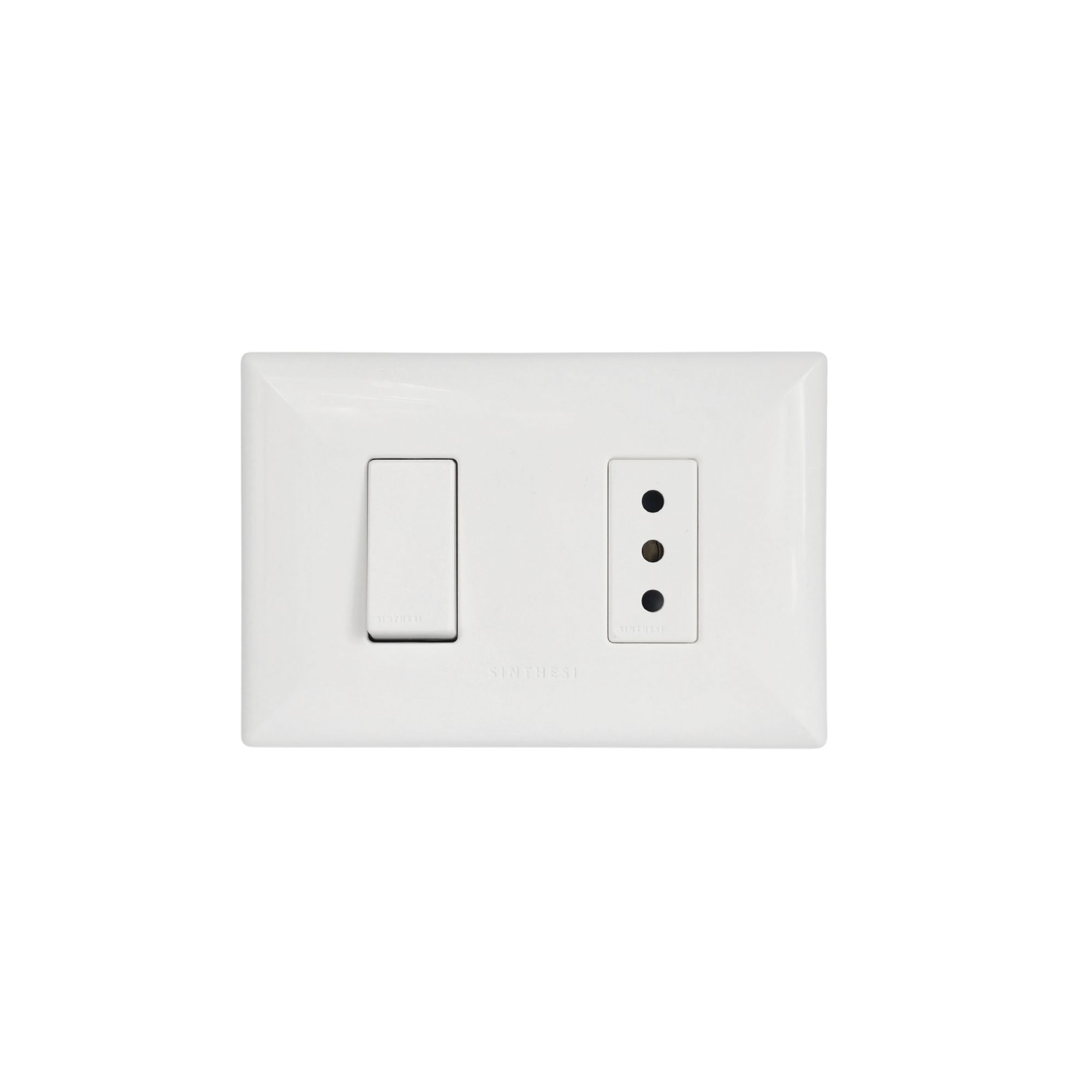 Interruptor 9/12 1 Módulo + Enchufe 10A Armado S17 Blanco 1794001 — Sinthesi — Sinthesi
