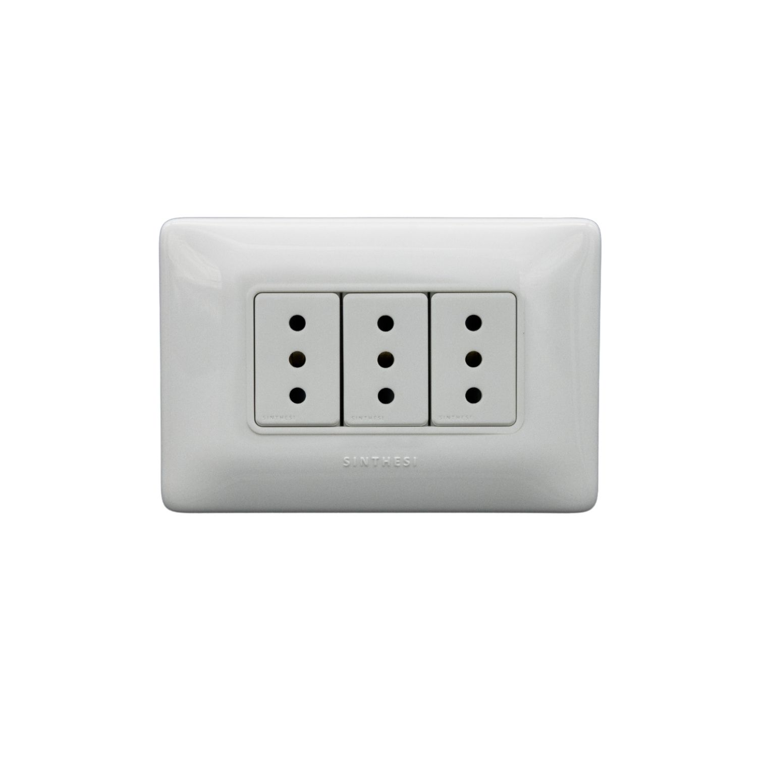 Placa Tomacorriente 10A Triple S12 Blanco 1295301 — Sinthesi — Sinthesi