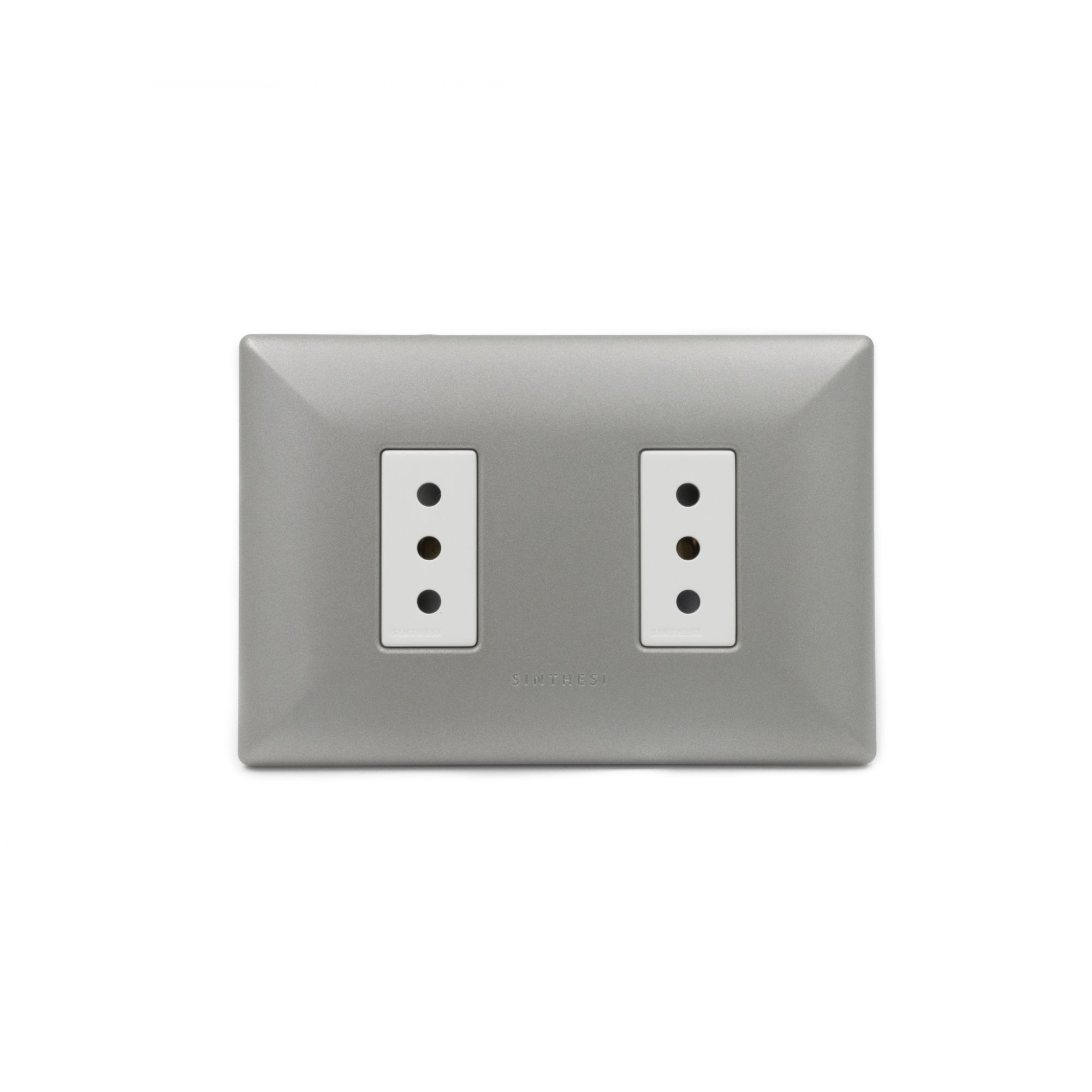 Placa Tomacorriente Duplex 10A 250V 2P+T Armado S17 ABS Nickel-blanco 1795854 — Sinthesi — Sinthesi
