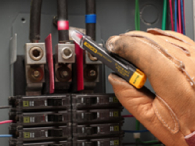 DETECTOR DE TENSION CON LINTERNA FLUKE LVD2 Fluke — Fluke