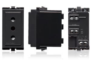 Módulo Tomacorriente 10A 250V 2P+T S17 Noir 173006 — Sinthesi — Sinthesi