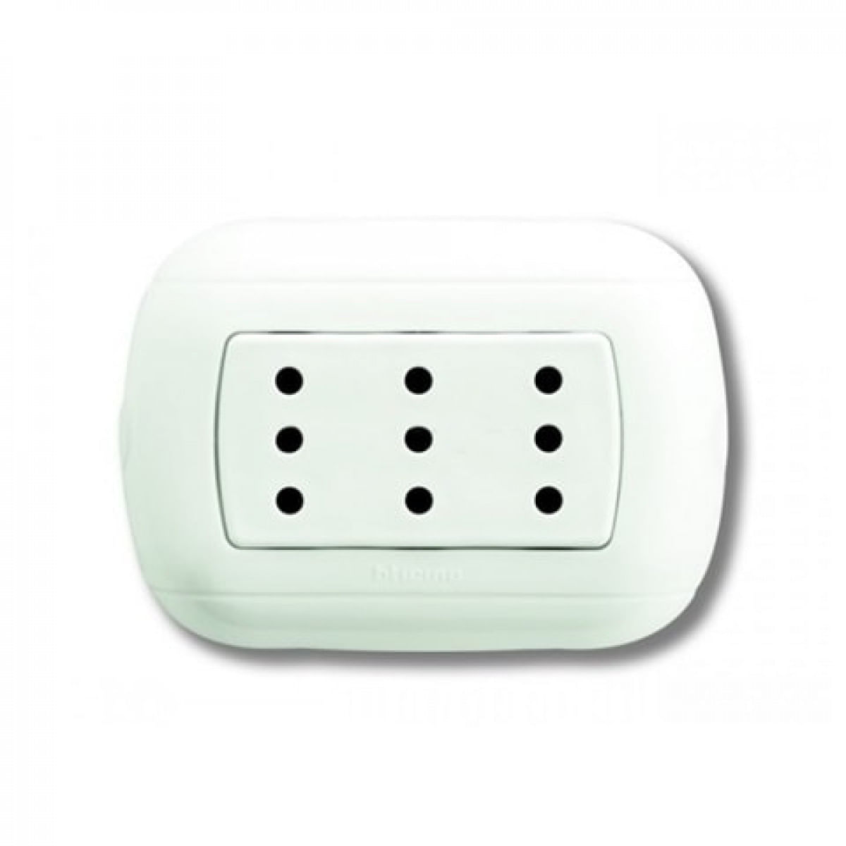 Enchufe Triple 2P+T 10A 250V Blanco Sob P93B Oval (156508) — BTICINO