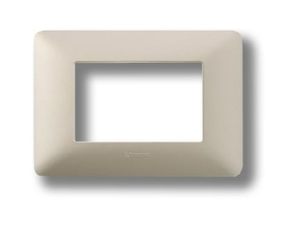 Placa 3 Puestos Metalizado Titanio Claro Matix AM503M3TC (188007) — BTicino