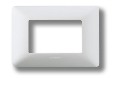 Placa 3 Puestos Metalizado Plata Matix AM503M3SL (188011) — BTICINO