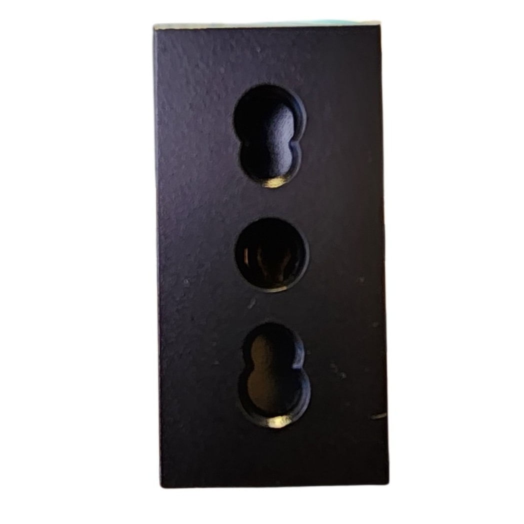 Modulo Enchufe 2P+T 10 16A 220VAC Negro Cowork (347922) — Crompton